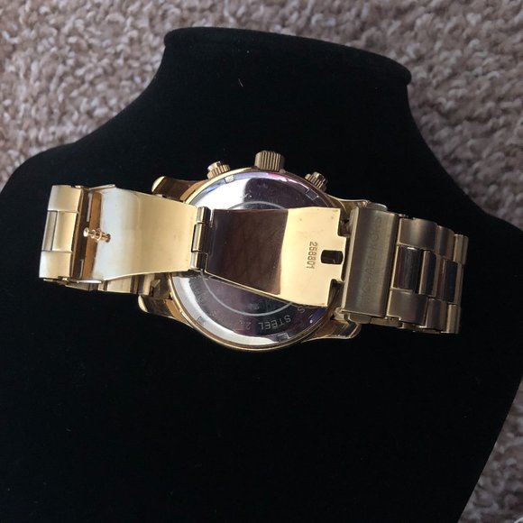Michael Kors MK 8077 Gold Tone Watch - Picture 5 of 7